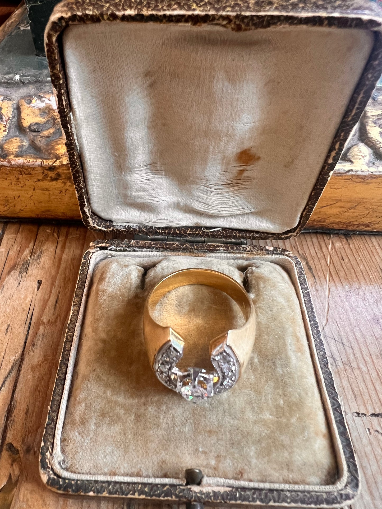 Horseshoe Ring With Diamond Center