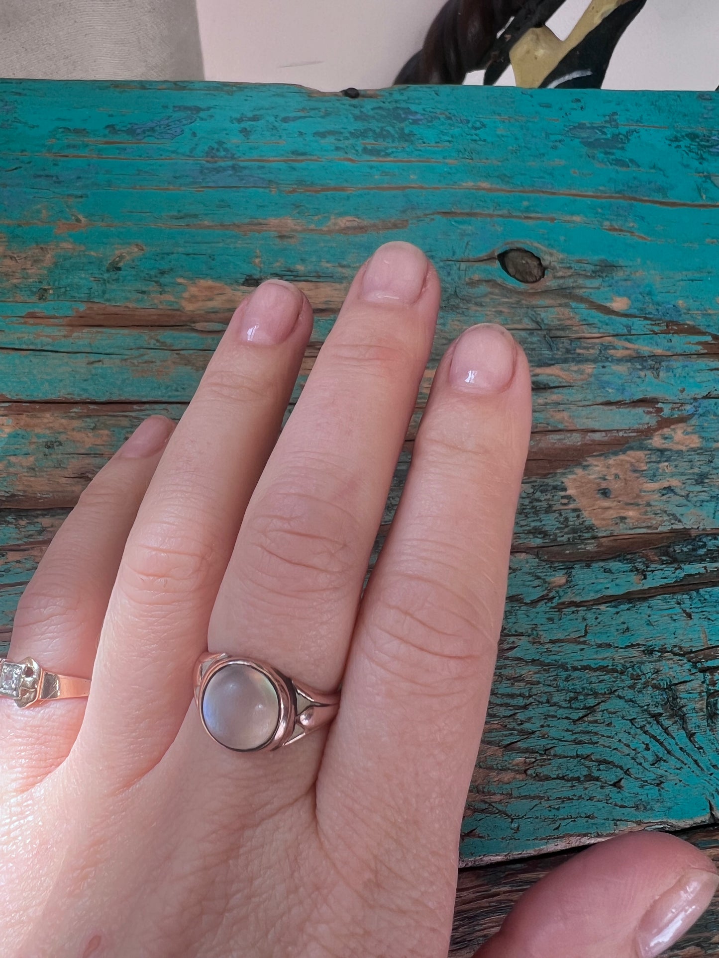 9ct Moonstone Cabochon Ring