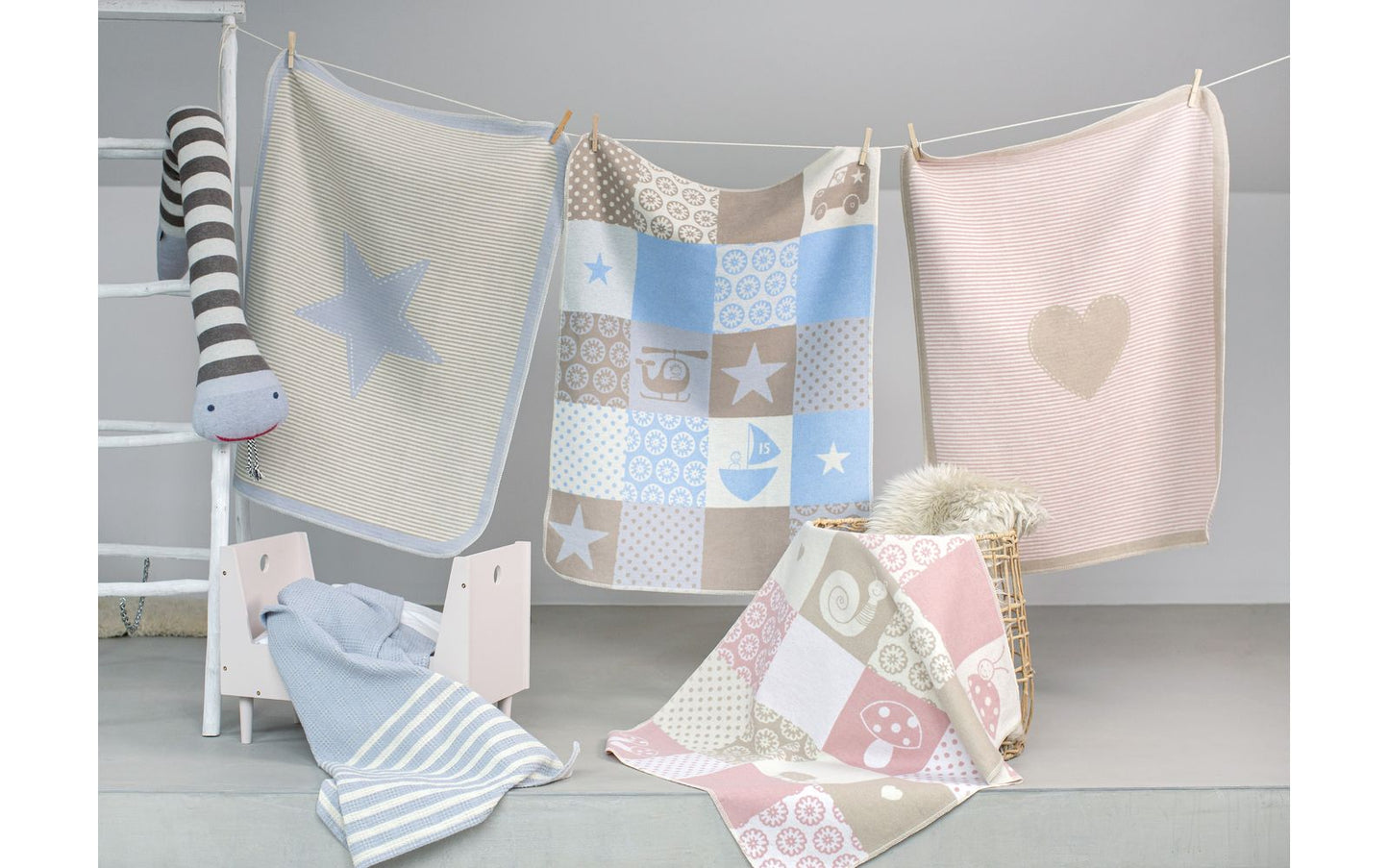 Big Heart Striped Blanket - David Fussenegger