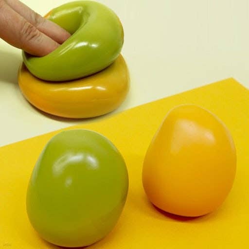 Color-Changing Mango Squishy–Heat Reactive Stress Relief Toy