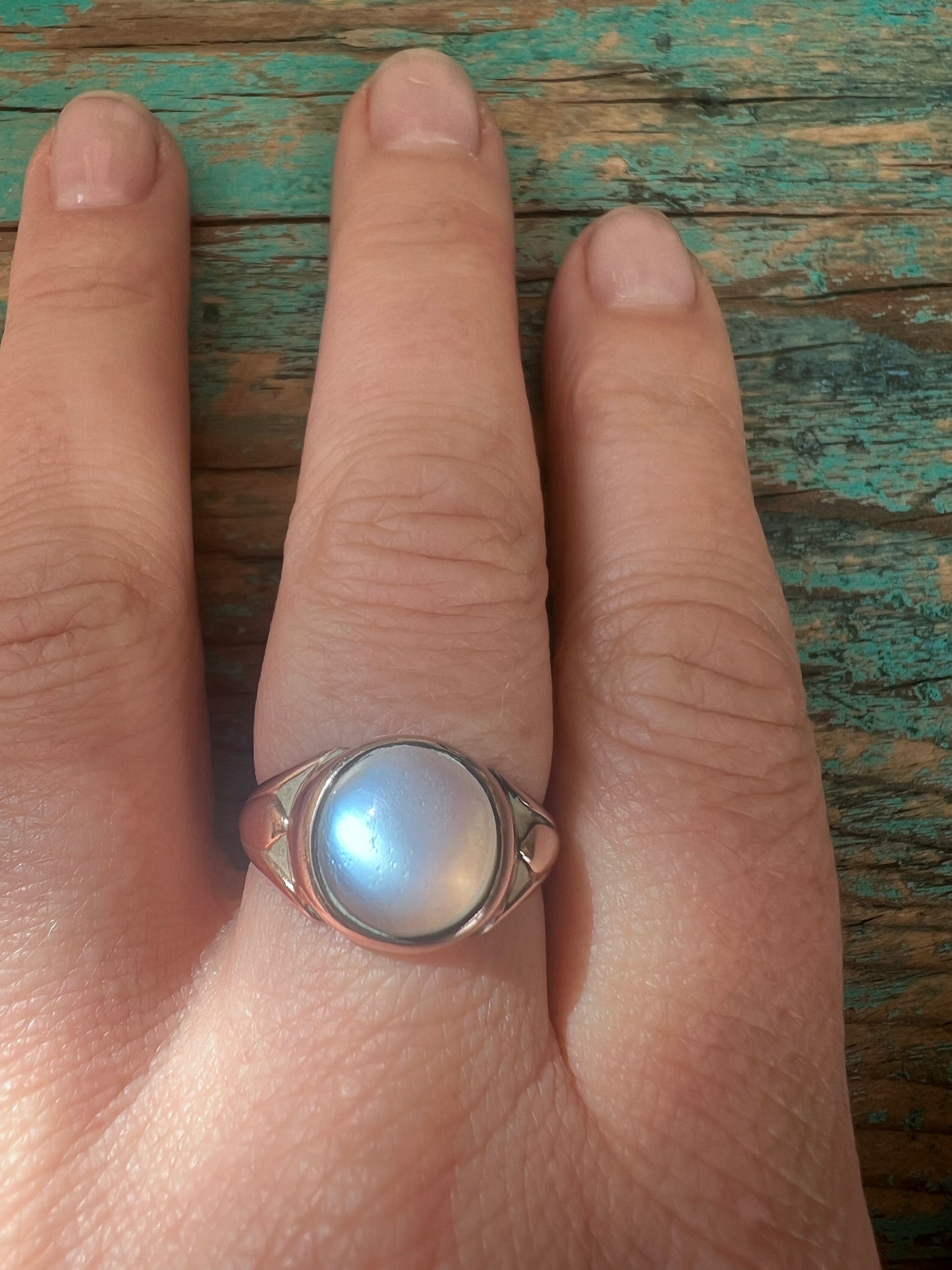 9ct Moonstone Cabochon Ring