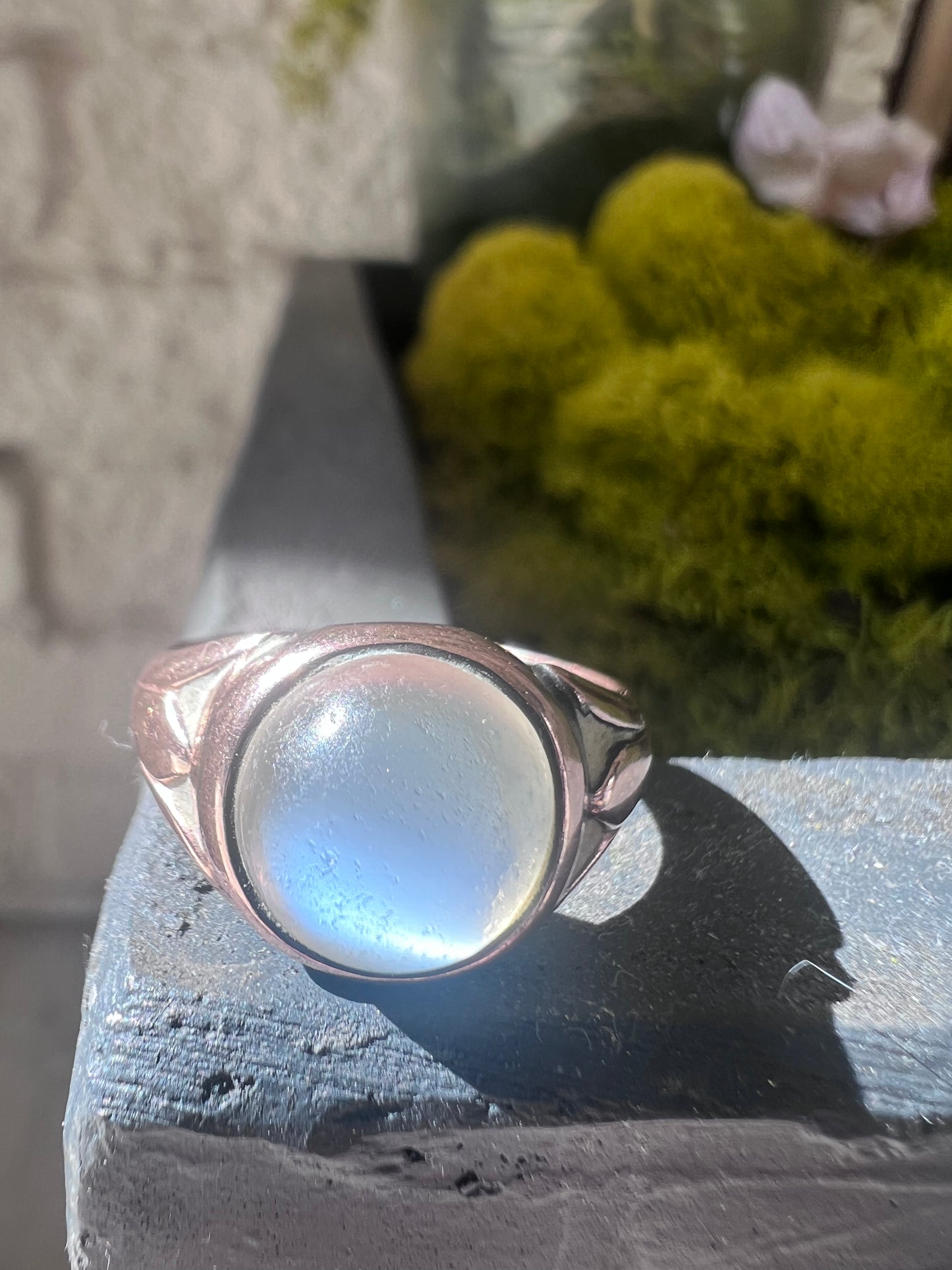 9ct Moonstone Cabochon Ring