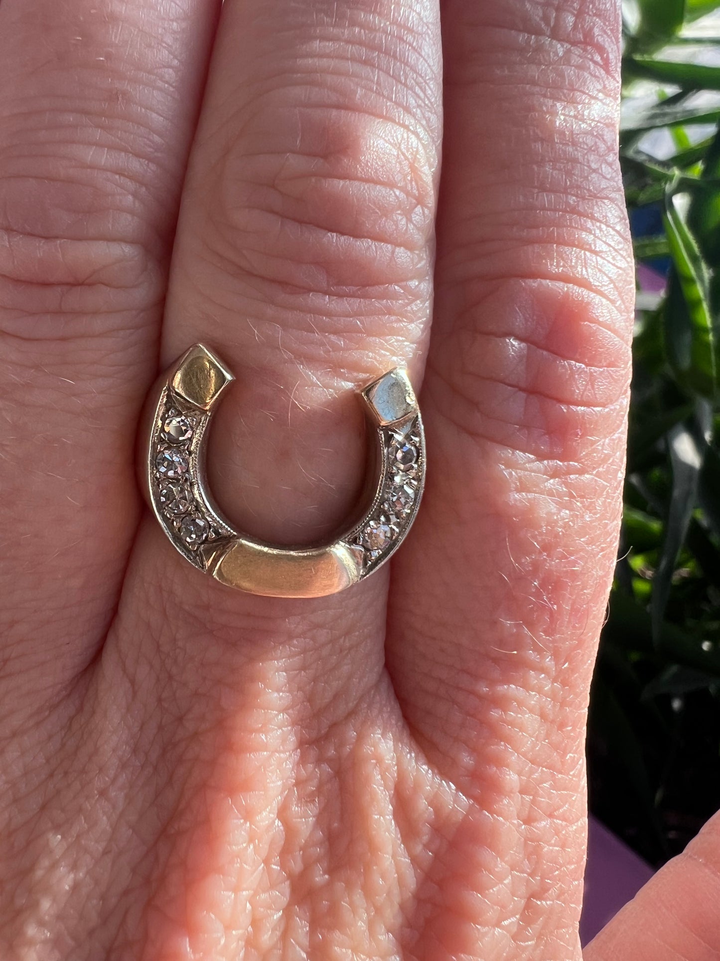 14K Antique Horseshoe Ring with 7 Diamonds