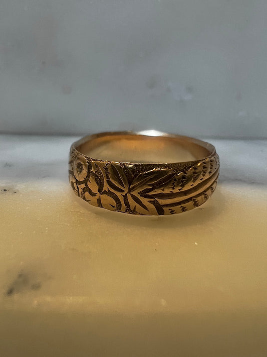 Antique 18k Foliate Engraved Band