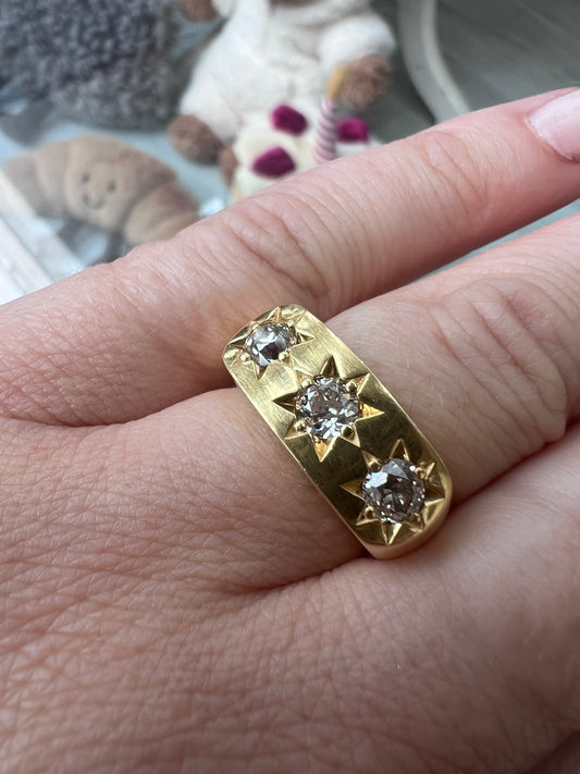 18K Antique 3-Stone Star Set Diamond Ring