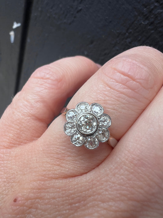18K & Platinum Antique Diamond Daisy Ring