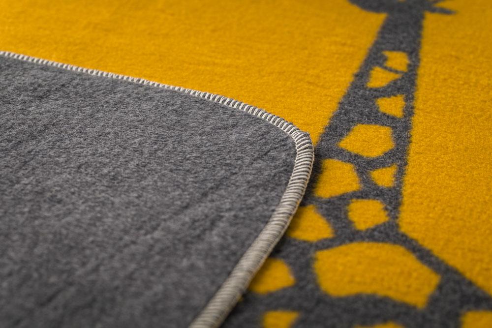 Giraffe  Baby Blanket - David Fussenegger