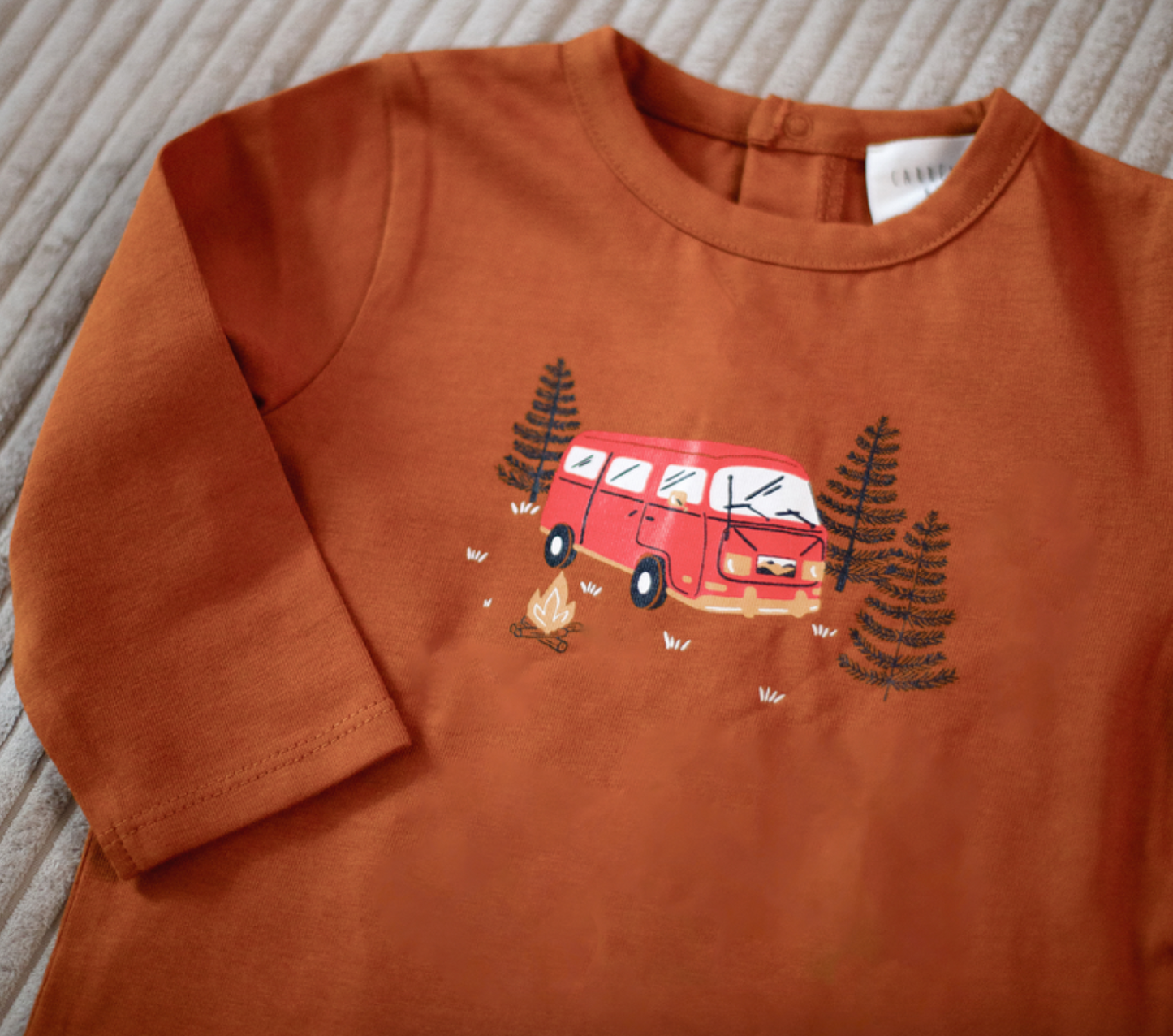 Chestnut Brown Van T-Shirt - Carrement Beau FW24