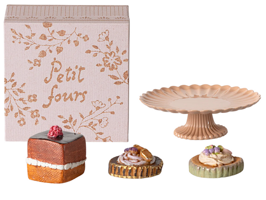 Cakes and Cake Stand- Maileg