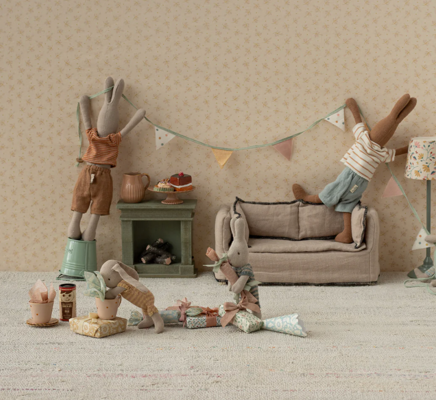 Cakes and Cake Stand- Maileg