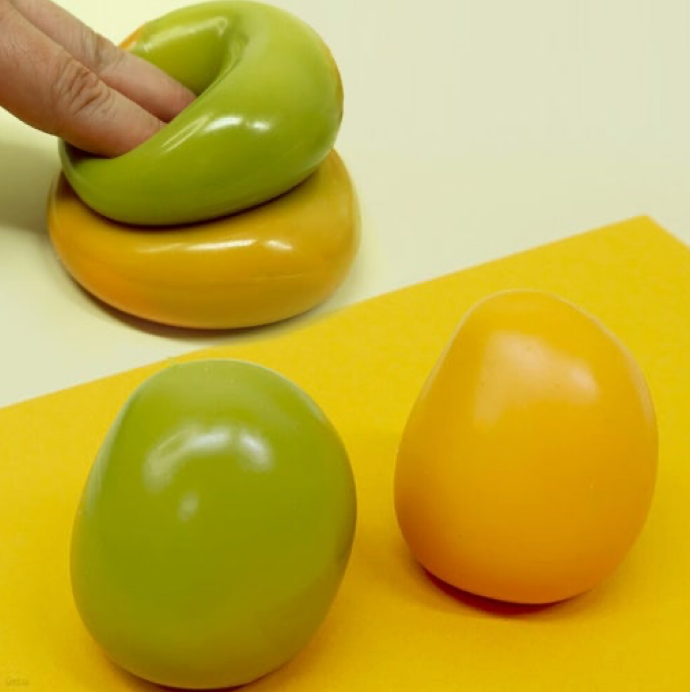 Mango Color-Changing Squishy Toy – K-Wonderland