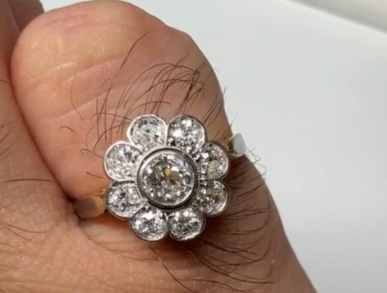 18K & Platinum Antique Diamond Daisy Ring