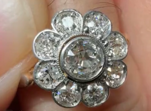 18K & Platinum Antique Diamond Daisy Ring