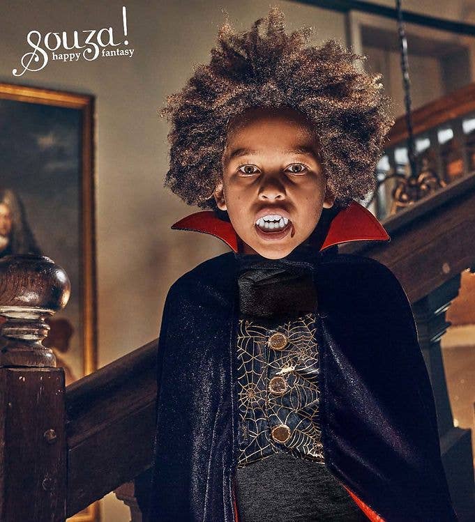 Dracula - Cape w/teeth (sz 4-8 yrs)