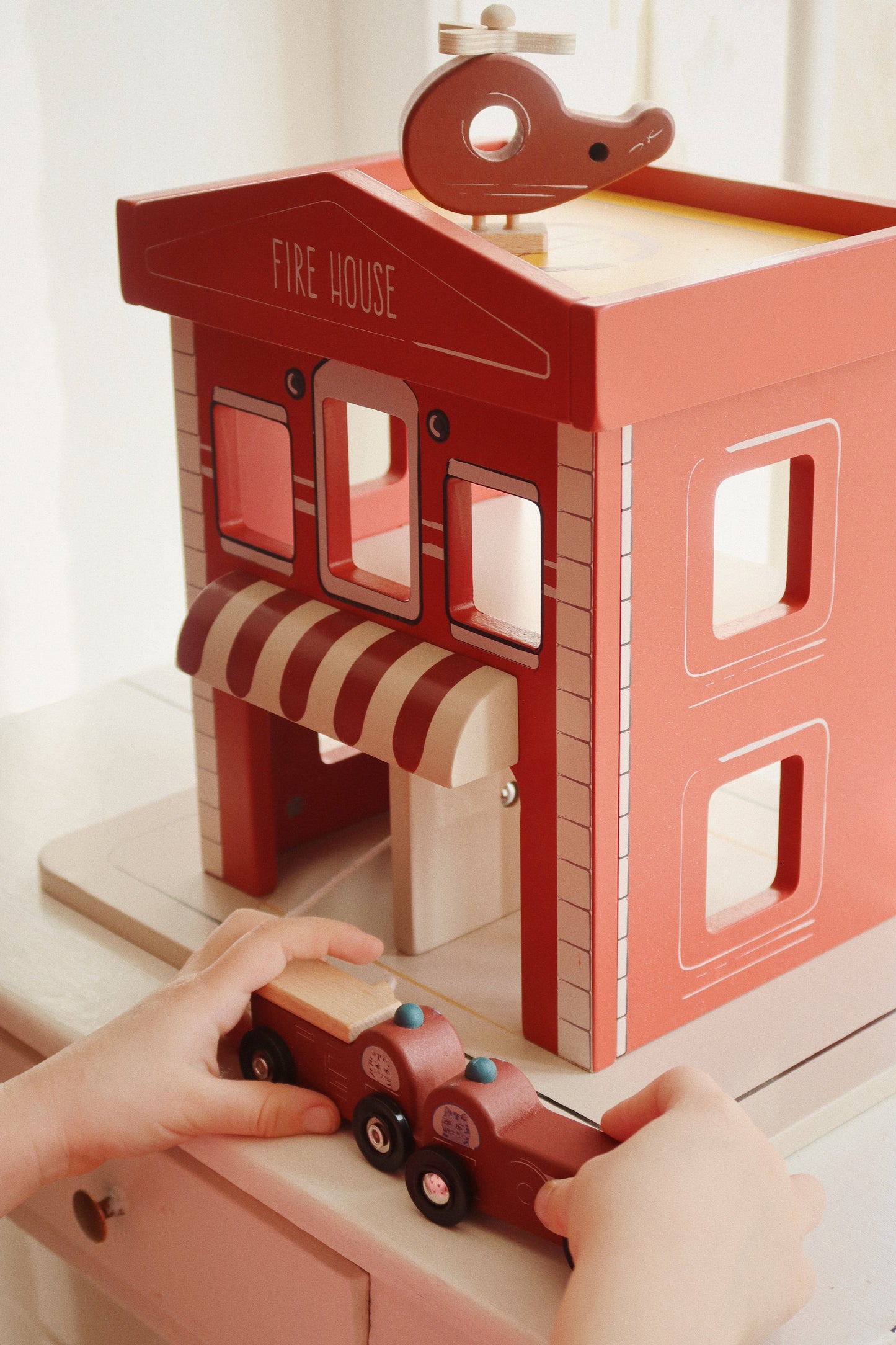 Wooden Fire Station - Konges Slojd